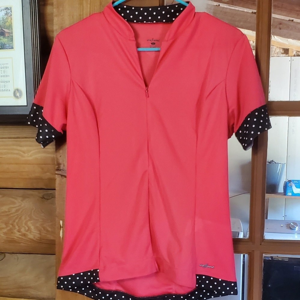 Women's bicyclists top